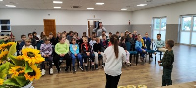 "Życie pszczół" zajęcia edukacyjno - ekologiczne świetlica wiejska Jastrzębie, klasa O i II  16.05.2025